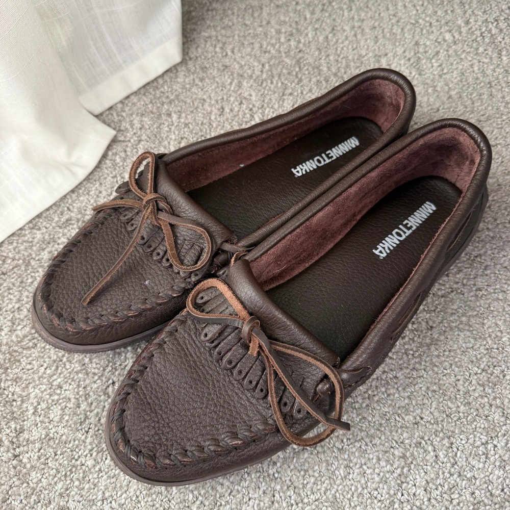 Minnetonka Moosehide Kitty Moccasins Chocolate Brown Leather Slip On Size‎ 10